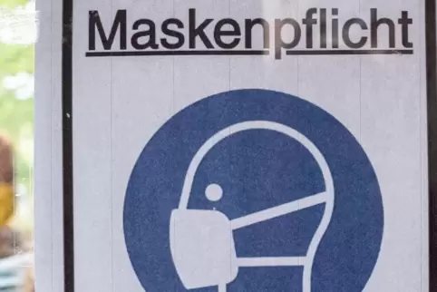 Wer die Maskenpflicht ignoriert, soll künftig mehr bezahlen.