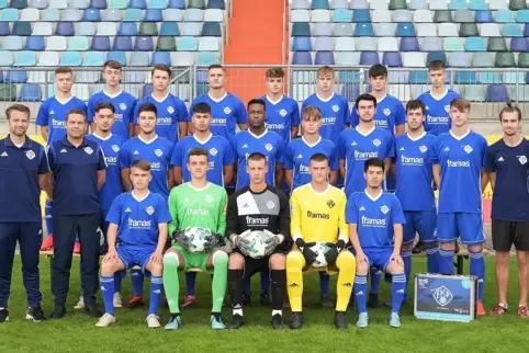 Der U19-Regionalligakader des FK Pirmasens: (hintere Reihe von links) Paul Buchheit, Marc Erhart, Lukas Volberg, Tom Dahler, Dav