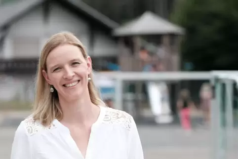 Barbara Ziegler kam vor einem Jahr an die Wiesbacher Grundschule, die 55 Kinder besuchen.