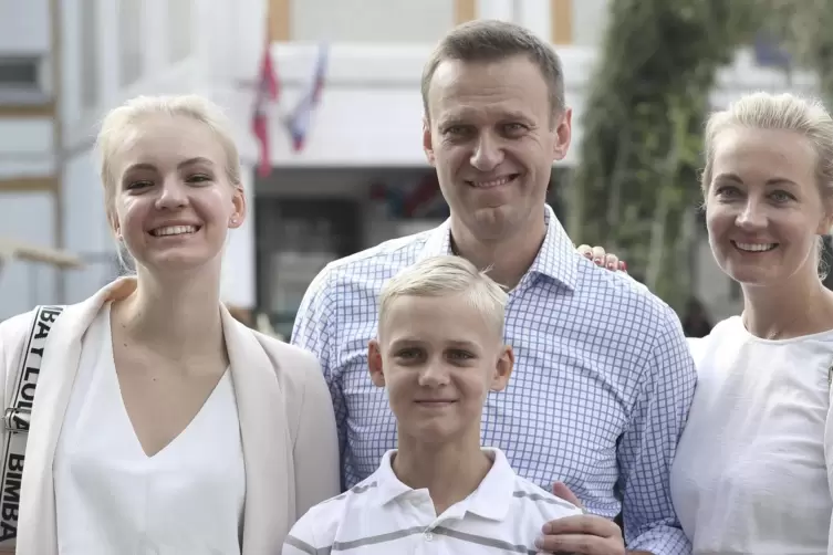Alexej Nawalny mit seiner Familie.