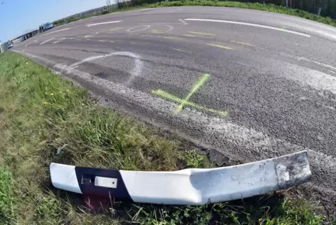 Der Motorradfahrer kam bei der Vollbremsung zu Fall und zog sich leichte Verletzungen zu. 