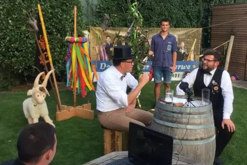 Die Kerwebuwe übertragen live ins Internet.