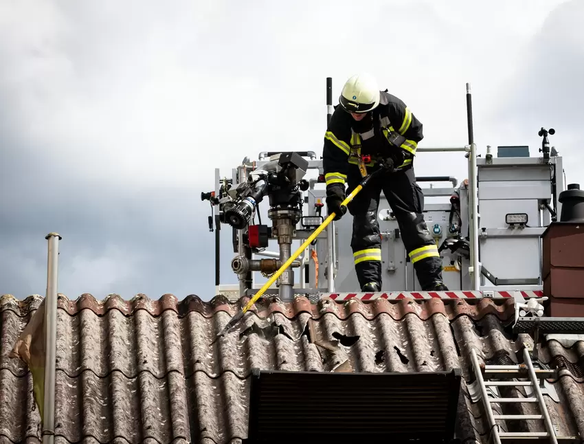 rp_thof_feuerwehr_feuer_etzelweg_006