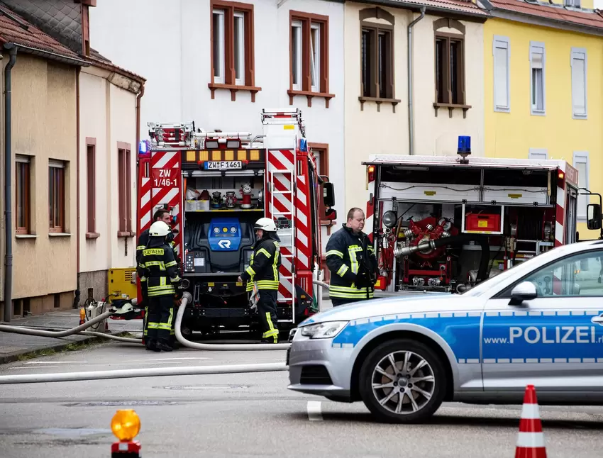 rp_thof_feuerwehr_feuer_etzelweg_001