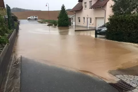 „Land unter“ heißt es bei starken Regenfällen in vielen Orten der VG Ramstein-Miesenbach, wie in Weltersbach. 