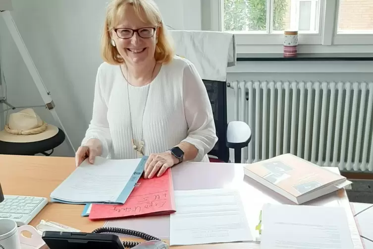 Dezernentin Beate Steeg im &Uuml;bergangsb&uuml;ro.