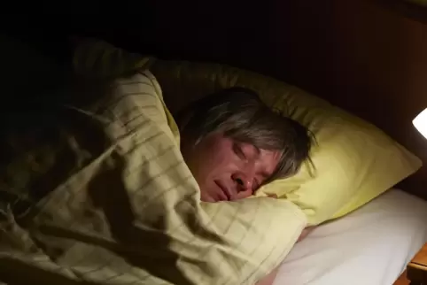 Während der Mann schlief, verschaffte sich die Polizei Zugang zu seiner Wohnung.