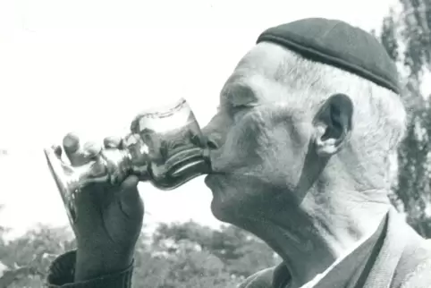 War bislang vor allem für seine Gedichte über die pfälzische Heimat und den Wein bekannt: Karl Räder.