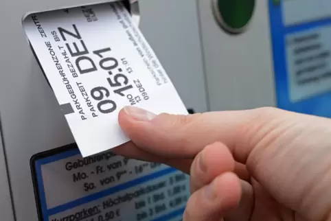 In Edenkoben müssen Autofahrer für gewisse Parkplätze Tickets ziehen. 