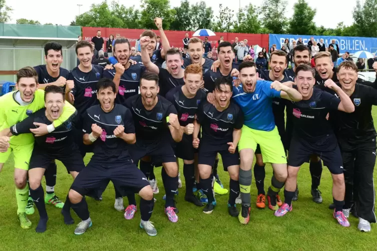 Großer Jubel: Die FC-A-Junioren feiern ihren Meistertitel 2016.