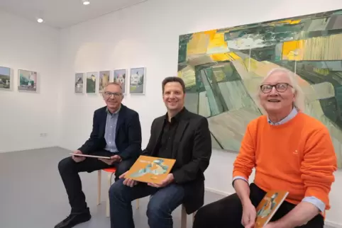 Bei der Buchvorstellung im Tiefenthaler Kunstkabinett (von links): Michael Dostal, VG-Bürgermeister Frank Rüttger und Wolfgang T