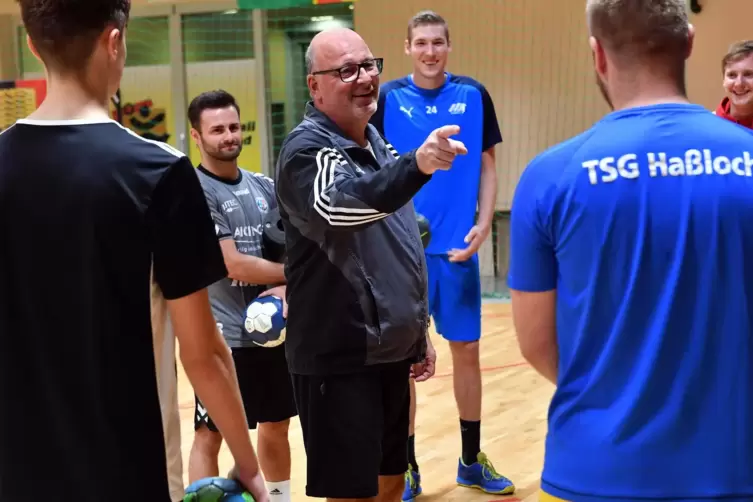 Coach Thomas Müller und die Haßlocher Handballer trainieren längst in der Pfalzhalle, wo sie auch ihre Heimspiele austragen werd