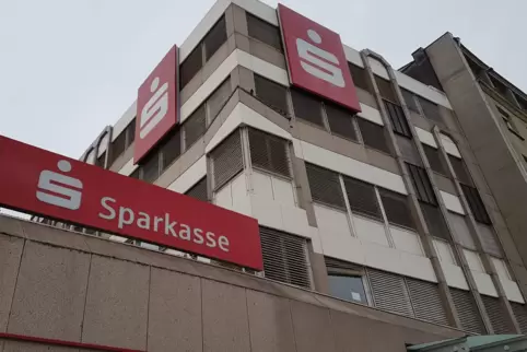 Soll verkauft werden: das ehemalige Kreissparkassen-Gebäude am Berliner Platz in Ludwigshafen. Seine Zukunft ist noch ungewiss.
