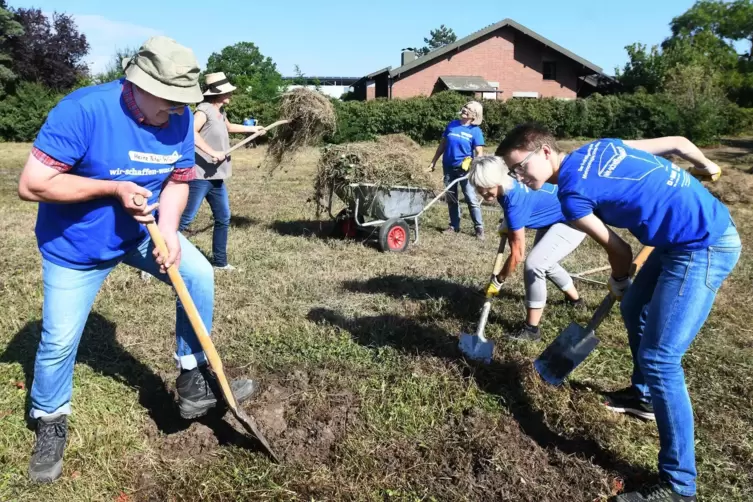 Dieses Jahr nicht: Freiwilligen-Einsatz auf dem Friedhof, wie hier 2018. 