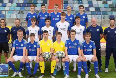 Der U17-Verbandsligakader des FKP: (obere Reihe von links) Tom Rohe, Jona Wohlgemuth, Johannes Jubileum, Sky Gensinger, Florian 