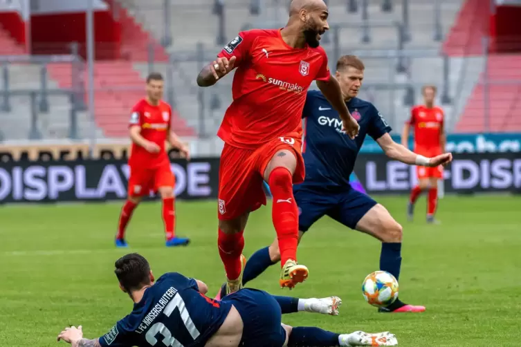 Noch immer auf dem Wunschzettel des FCK: Terrence Boyd (Bildmitte).