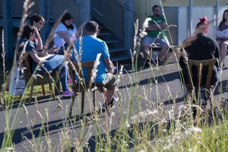 Im Mai hatten die Mitglieder der Theatergruppe noch im Freien geprobt. Jetzt wurden aber alle Auftritte abgesagt.