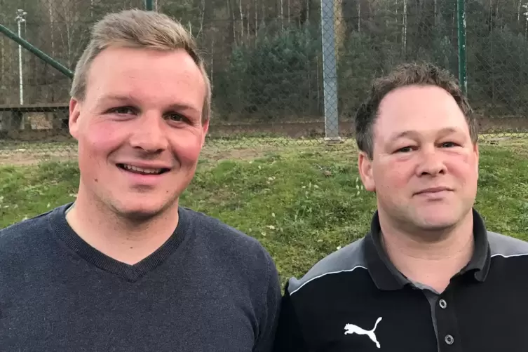 Gleichberechtigte Trainer: Christian Schäfer (rechts) und der mitspielende Thorsten Riggers (links). 