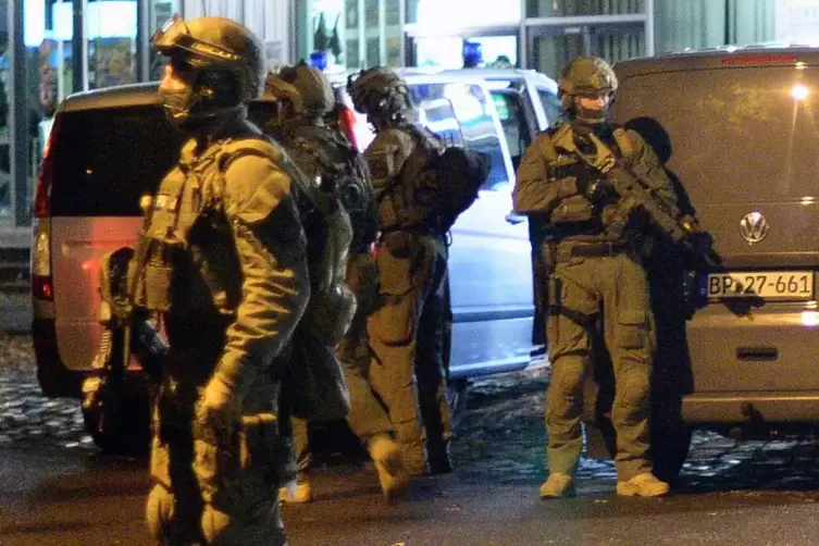 Bislang ist die Stromsto&szlig;-Pistole bei der Bundespolizei f&uuml;r die Elitek&auml;mpfer von der GSG 9 reserviert. 