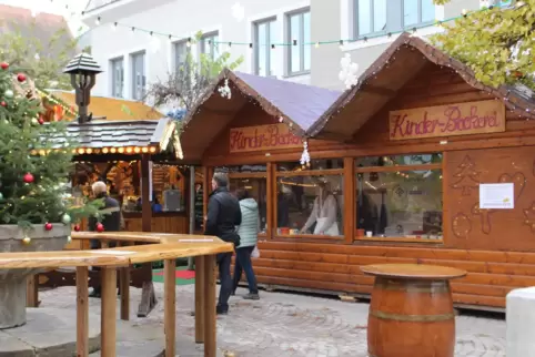 Kinderbackstube auf dem Speyerer Weihnachtsmarkt: Der Kinderschutzbund betreut das Angebot. 
