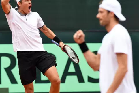Daniel Masur (rechts) mit Daniel Brands im September 2016 beim Davis Cup in Berlin gegen Polen. 