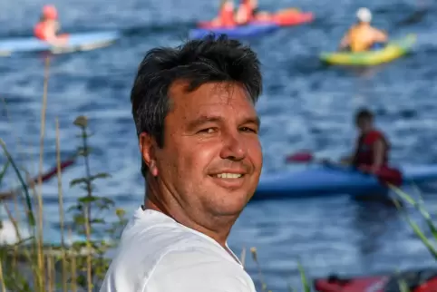 WSVR-Interimsvorsitzender Carsten Köhler will neben Paddeln, Segeln und Windsurfen künftig auch Stand-Up-Paddling anbieten. 