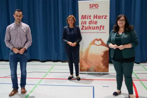 Will für die SPD ihren Platz im rheinland-pfälzischen Landtag verteidigen: Jaqueline Rauschkolb (rechts), die sich wie Ersatzkan