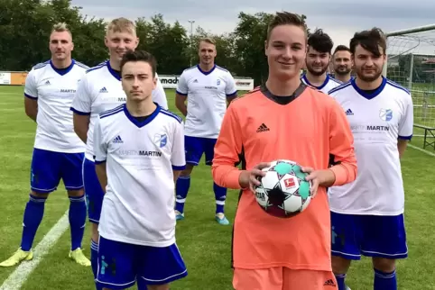 Acht der insgesamt 20 Neuen bem TSV Ebertsheim, von links: David Luprian, Marc Dörr, Yannick Wienandt, Maurice Luprian, Tim Deub