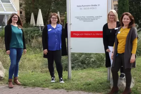  Ina Hopfinger, Sarina Klaus-Zoder, Andrea Gruber und Erna Ermisch (von links) wollen frischen Wind in die Senioren-Residenz St.