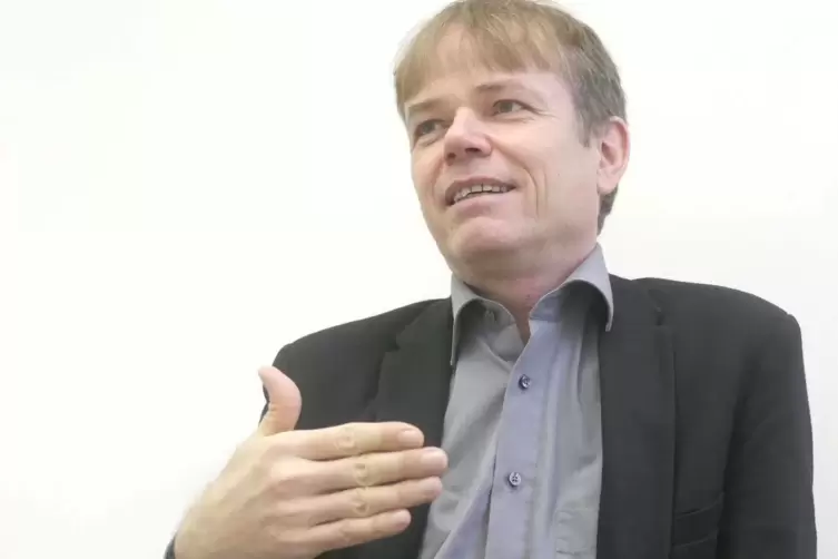 Gr&uuml;ner Au&szlig;enseiter: Andreas Hartenfels.