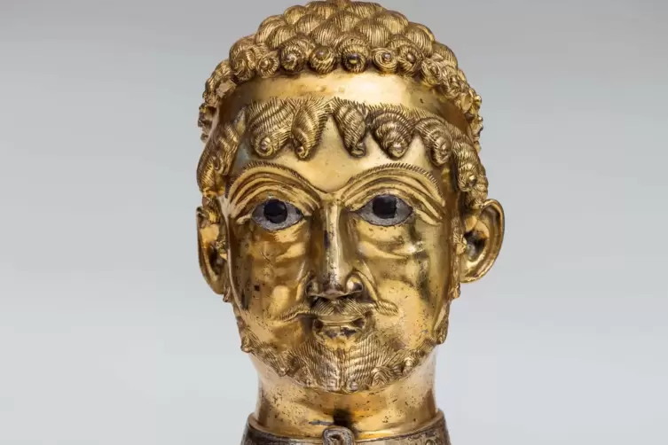 Im Original: der Cappenberger Barbarossakopf (1156-1160).