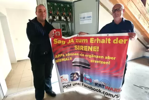 Die neue Sirene auf dem Feuerwehrgerätehaus in Thaleischweiler-Fröschen versieht bei Stromausfall auch noch nach 14 Tagen ihren 