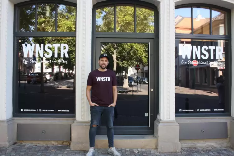 Viele Ideen im Kopf und nun ein eigener Laden, passenderweise in der Weinstraße: Philipp May, Gründer des Modelabels WNSTR.