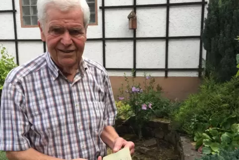 Heinz Kerth hat eine alte LSV-Beitragskarte aufbewahrt. Der Vereinsbeitrag, der damals bar kassiert wurde, betrug 60 Pfennige pr