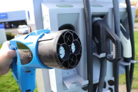 Den Mitarbeitern der VG Deidesheim stehen jetzt auch E-Autos zur Verfügung. 