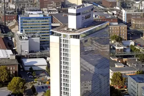 Prägte die Stadt: das 101 Meter hohe Engelhorn-Haus.