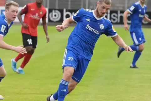 Nimmt den Trainerschein in Angriff: Dennis Chessa, der zentrale offensive Mittelfeldspieler des FK Pirmasens.