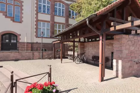 Dieser Unterstand auf dem Roten Platz in Kirchheim soll zu einem Ausschank umgebaut werden.