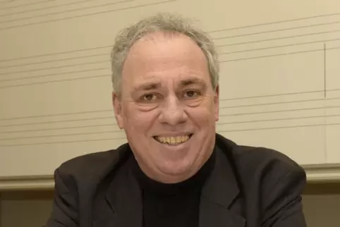 Sidney Corbett, der Vorsitzende der Gesellschaft für Neue Musik. 
