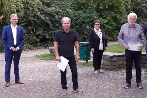 Ehrungen bei der Mitgliederversammlung (v.li.): Thomas Gebhart (MdB), Günther Koch 30 Jahre, Christiane Vollrath Gemeindeverband
