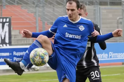 Das „Festmachen“ von Bällen in die Spitze ist eine seiner Stärken: Konstantinos Neofytos.