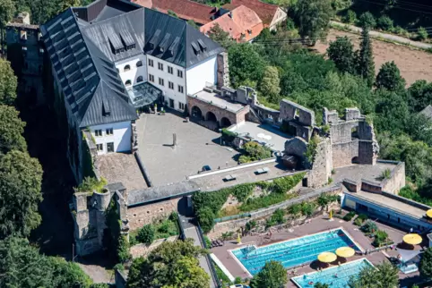 Burg und Bad in Altleiningen. 