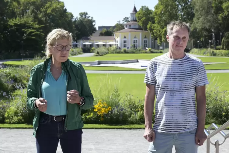 Ebertpark-Fans: Gabriele Bindert und Harald Sauer.