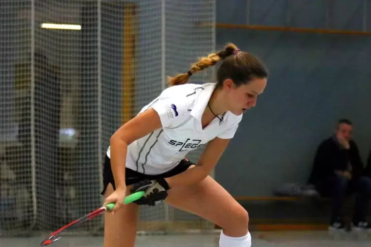 Auch sie begann wie ihr Bruder Joshua beim 1. HC Kaiserslautern mit dem Hockeyspielen: Francesca Delarber. Das Bild zeigt sie be