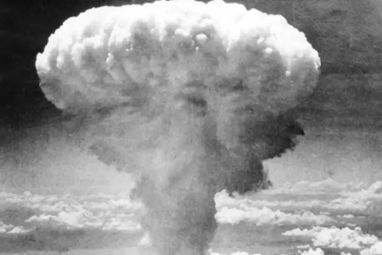 Der Atompilz über Nagasaki am 6. August 1945. 