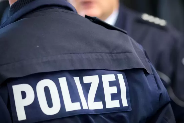 29 Polizisten wurde in NRW wegen Nazi-Chats suspendiert.