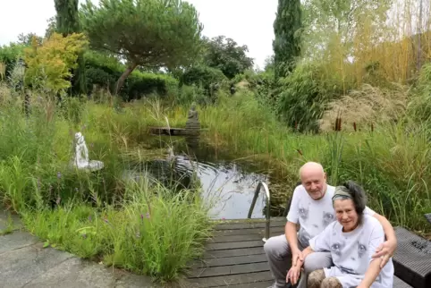 Rund 2400 Quadratmeter ist der Garten von Elfriede Albert-Ernst und Hansgeorg Ernst groß.