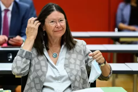 Ließ ihren Staatssekretär zur kassierten Entscheidung reden: Umweltministerin Ulrike Höfken (Grüne)