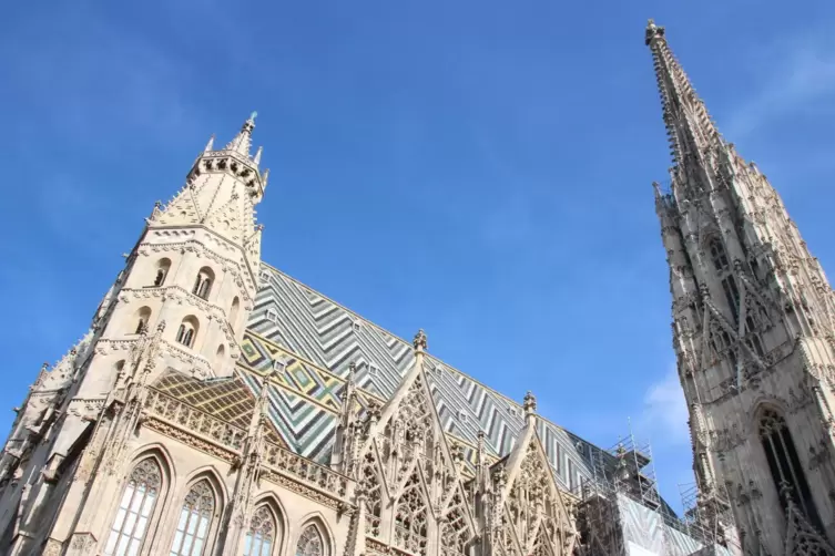 Wien: Blick auf den Stephansdom. Wegen der gestiegenen Zahl von Corona-Neuinfektionen hat die deutsche Bundesregierung die öster