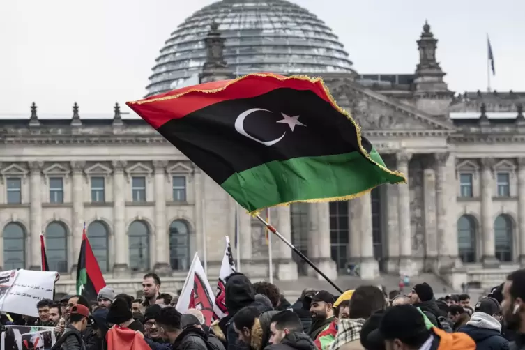  Deutschland ist seit September Gastgeber eines von den Vereinten Nationen angestoßenen Konsultationsprozesses zu Libyen. Am Ran